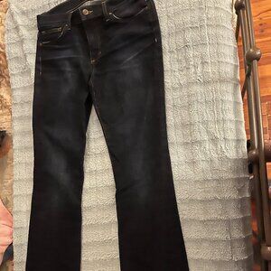 LIKE NEW JOE"S JEANS>.  size 28/30